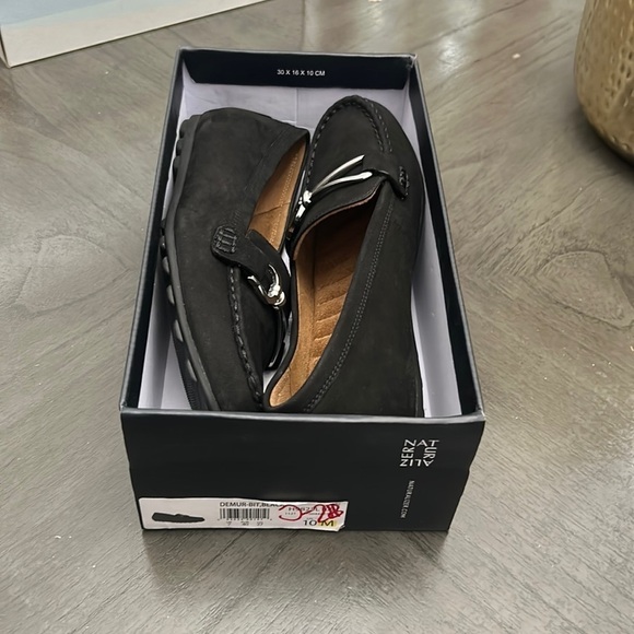 NATURALIZER Demur-Bit Loafers - Picture 2 of 8